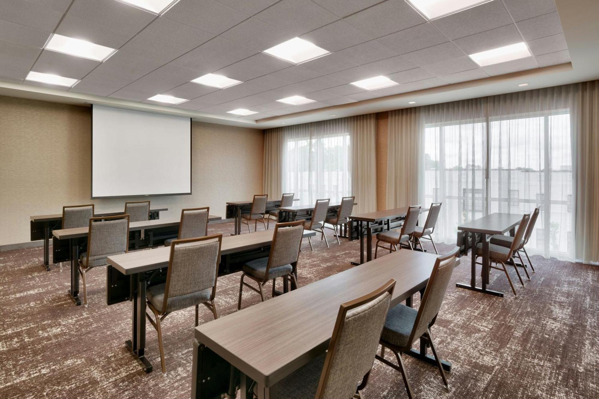 Hotel Courtyard By Marriott Atlanta Duluth Downtown Exterior foto