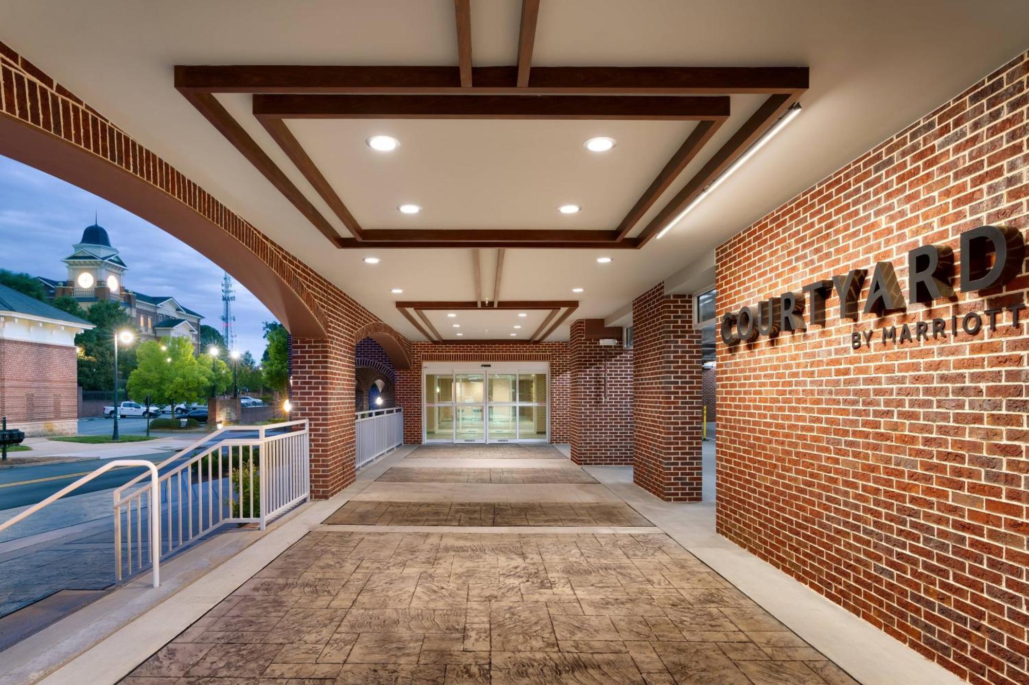 Hotel Courtyard By Marriott Atlanta Duluth Downtown Exterior foto